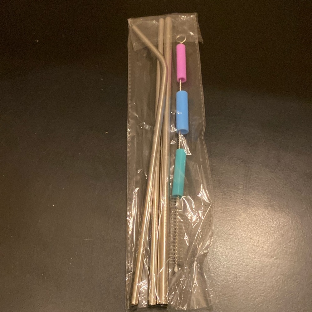 Stainless steel reusable straws w/ silicone tips and cleaning brush new